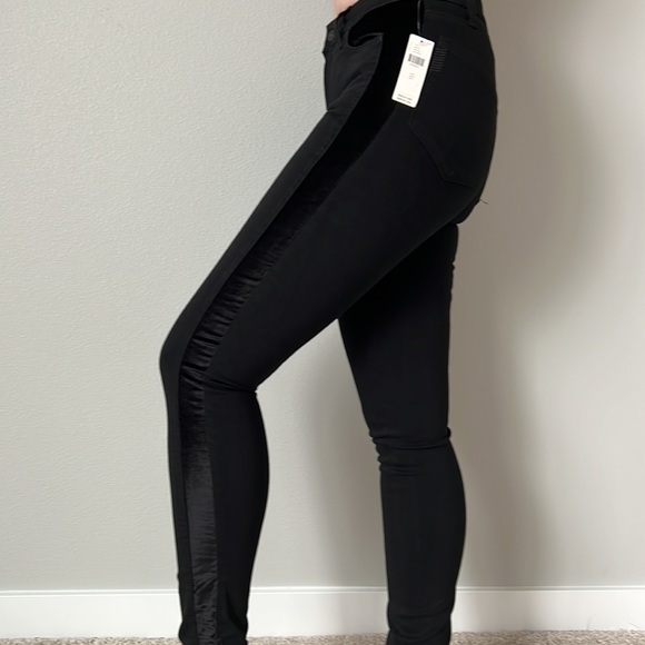 NWT Paige Anthropologie Jeans Gorgeous velvet panel black brand new - Picture 2 of 10